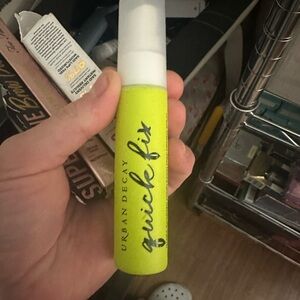 Urban Decay Quick Fix Hydra Charged Complexion Priming Spray 1oz